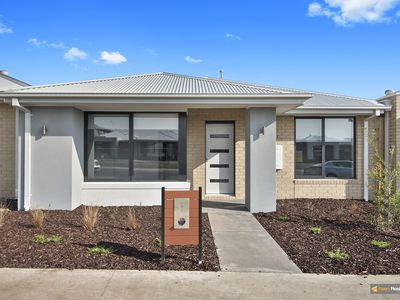 65 Karawarra Circuit, Cranbourne North