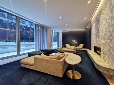 1708 / 450 St Kilda Road, Melbourne