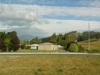 - 8 Fritton Drive, Dover