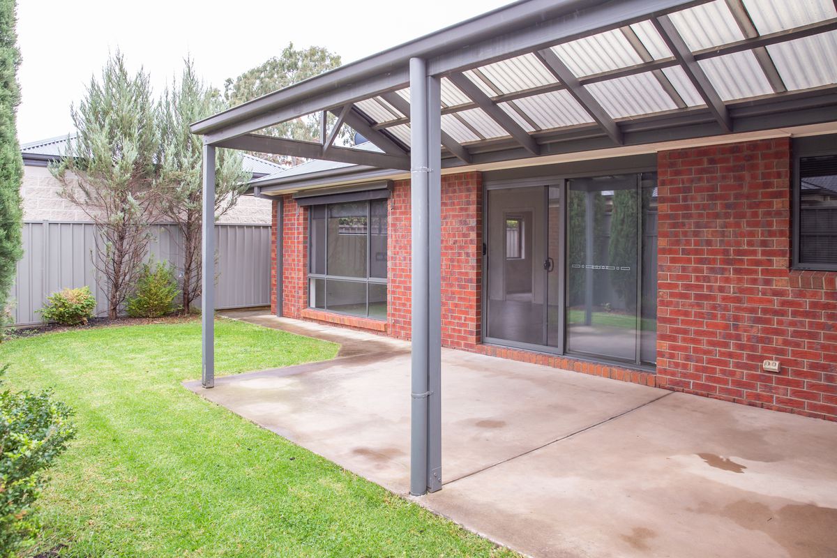 8 Redgum Drive, Mansfield