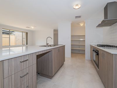 27 Pingaring Court, Byford