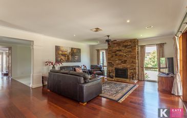 25 Rose Garden Court, Narre Warren North