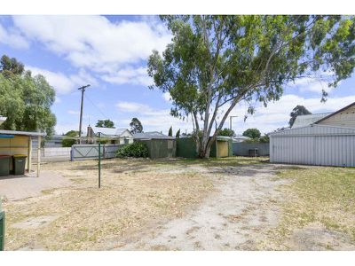 2 Bradshaw Street, Horsham
