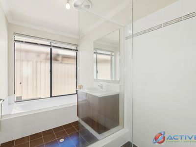 4 Lorna Cove, Tapping