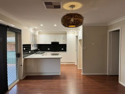 7 Cobden Place, Parkes