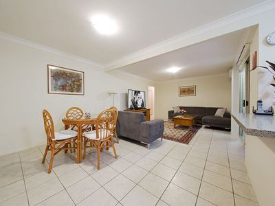 8 Macchion Cl, Wakerley