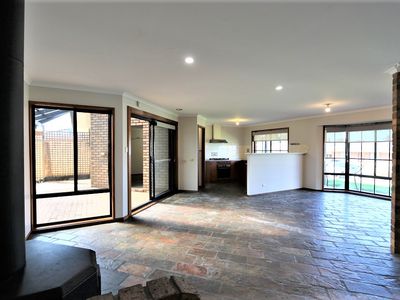 21 Shalamar Crescent, Mount Gambier