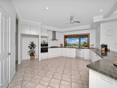 173 Hillview Crescent, Whitfield