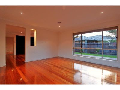 2 / 1 Eva Street, Clayton