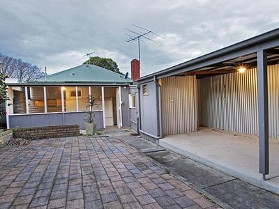 8 Bourke Crescent, Geelong