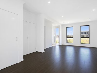 2 Nostrand Walk, Point Cook