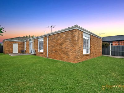 11 Murrumbidgee Street, Manor Lakes