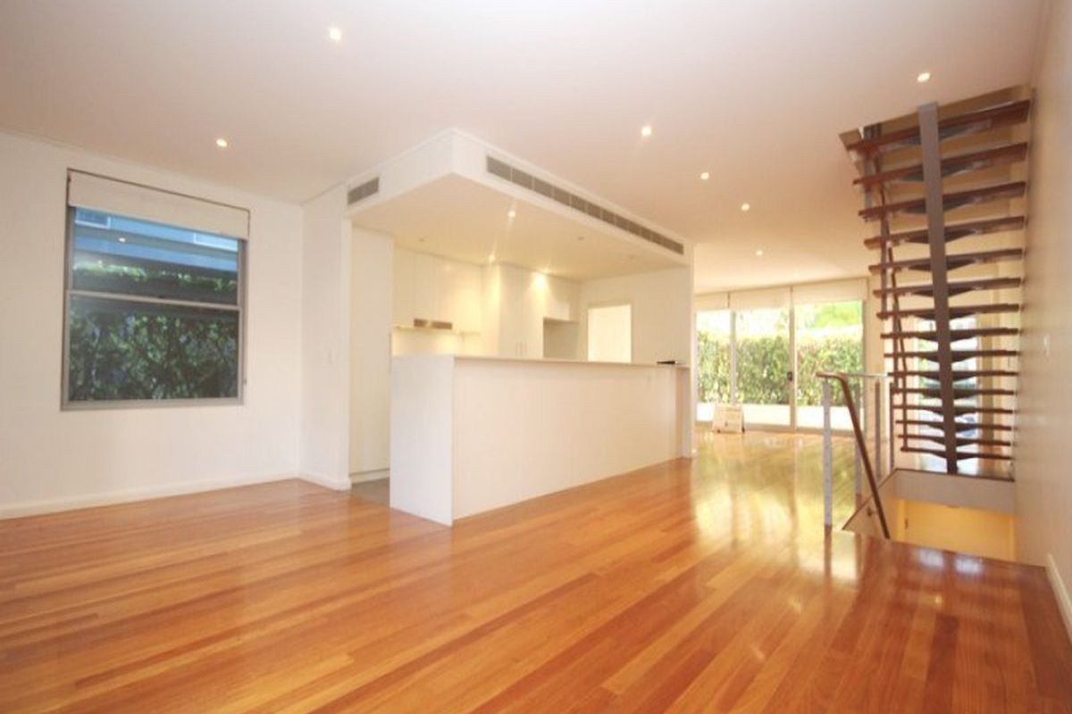 9 Lewis Avenue, Rhodes