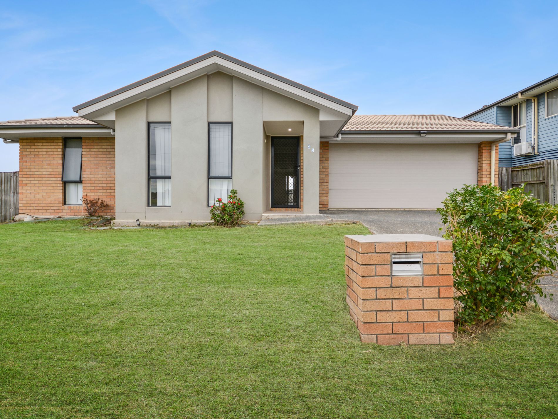 35 Oxford Street, North Booval