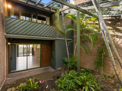 2 / 142 Carmody Road, St Lucia