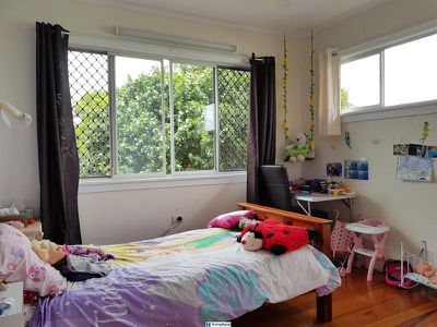 8 Crouch Avenue, Atherton