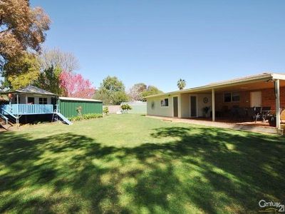 16 Hellyer Court, Dubbo