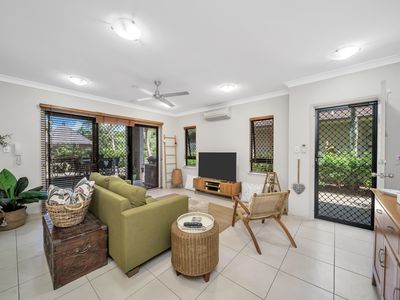 2 / 1 Robson Street, Mooroobool