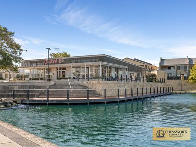 4 / 4 Burnley Way, Butler