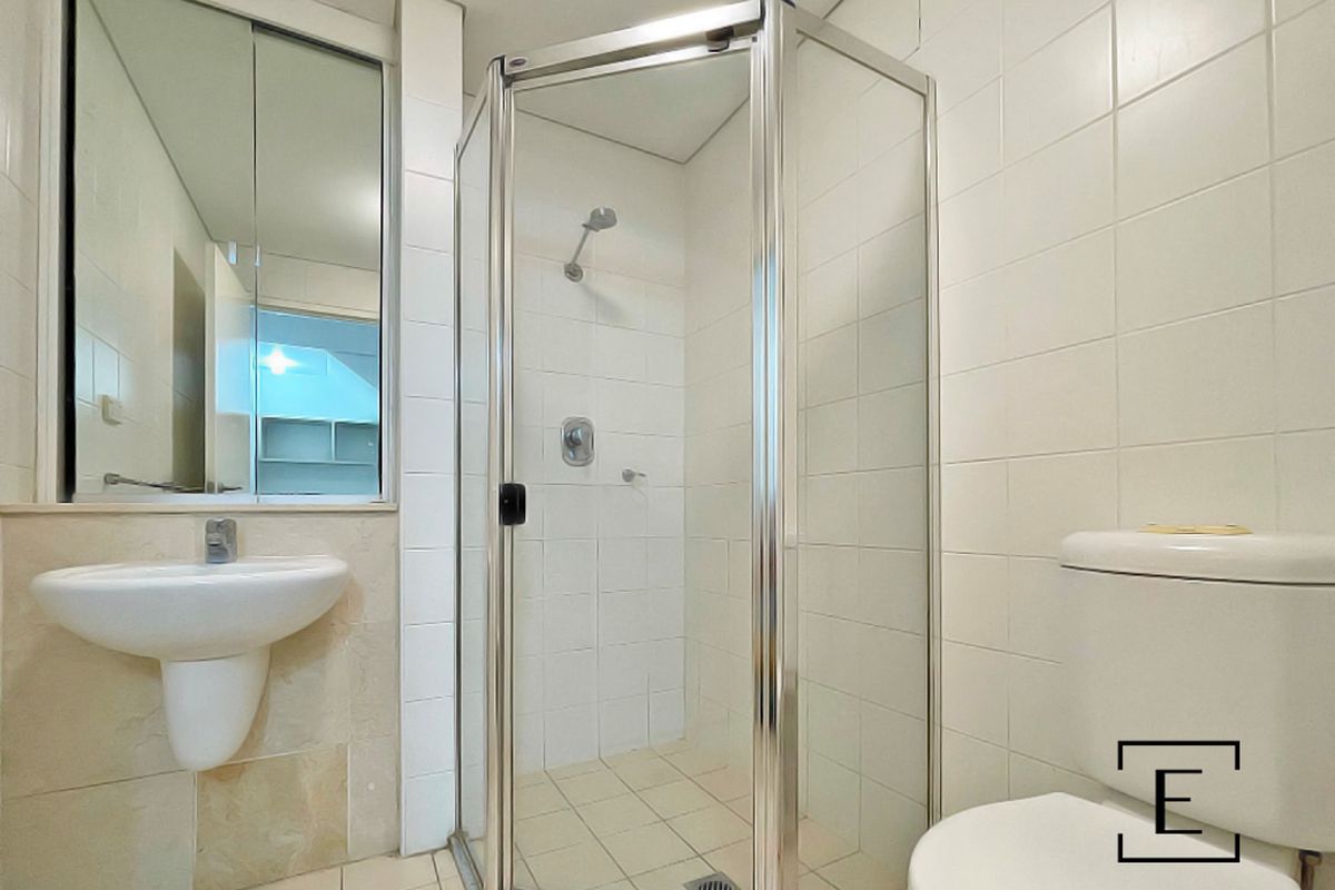 213E / 138 Carillon Avenue, Newtown