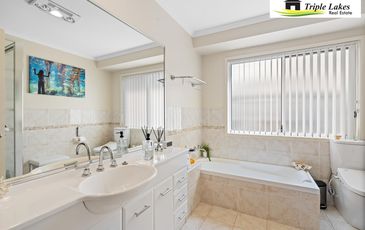 51 Tradewinds Avenue, Summerland Point