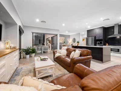 2 Pamphlet Lane, Coomera