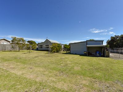 1 Holloway Street, Donovans