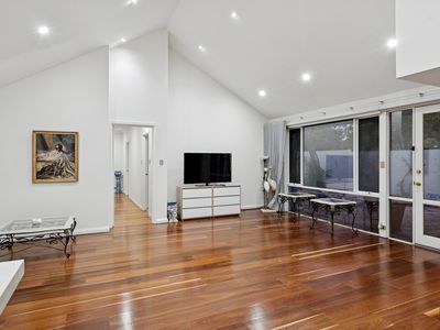 36 Bay Road, Claremont