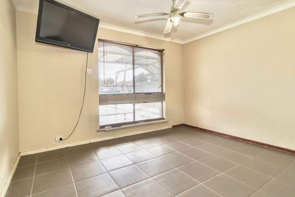 36 Clovelly Way , Warnbro