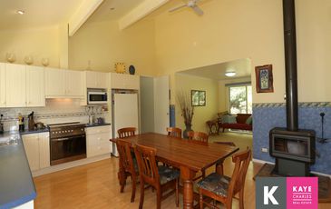 6 McArthur Road, Beaconsfield Upper