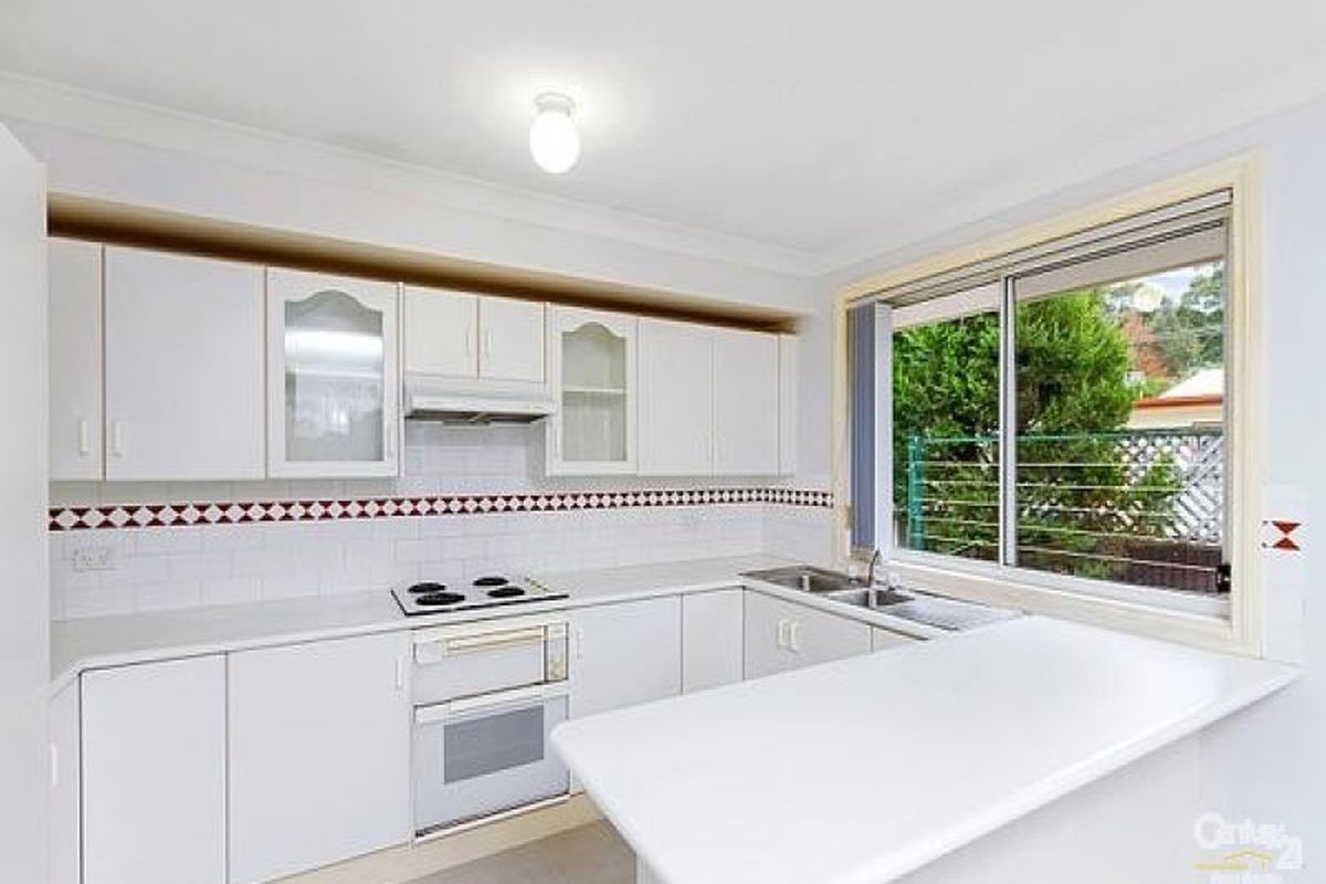 2 / 17 Gladys Manley Avenue, Kincumber