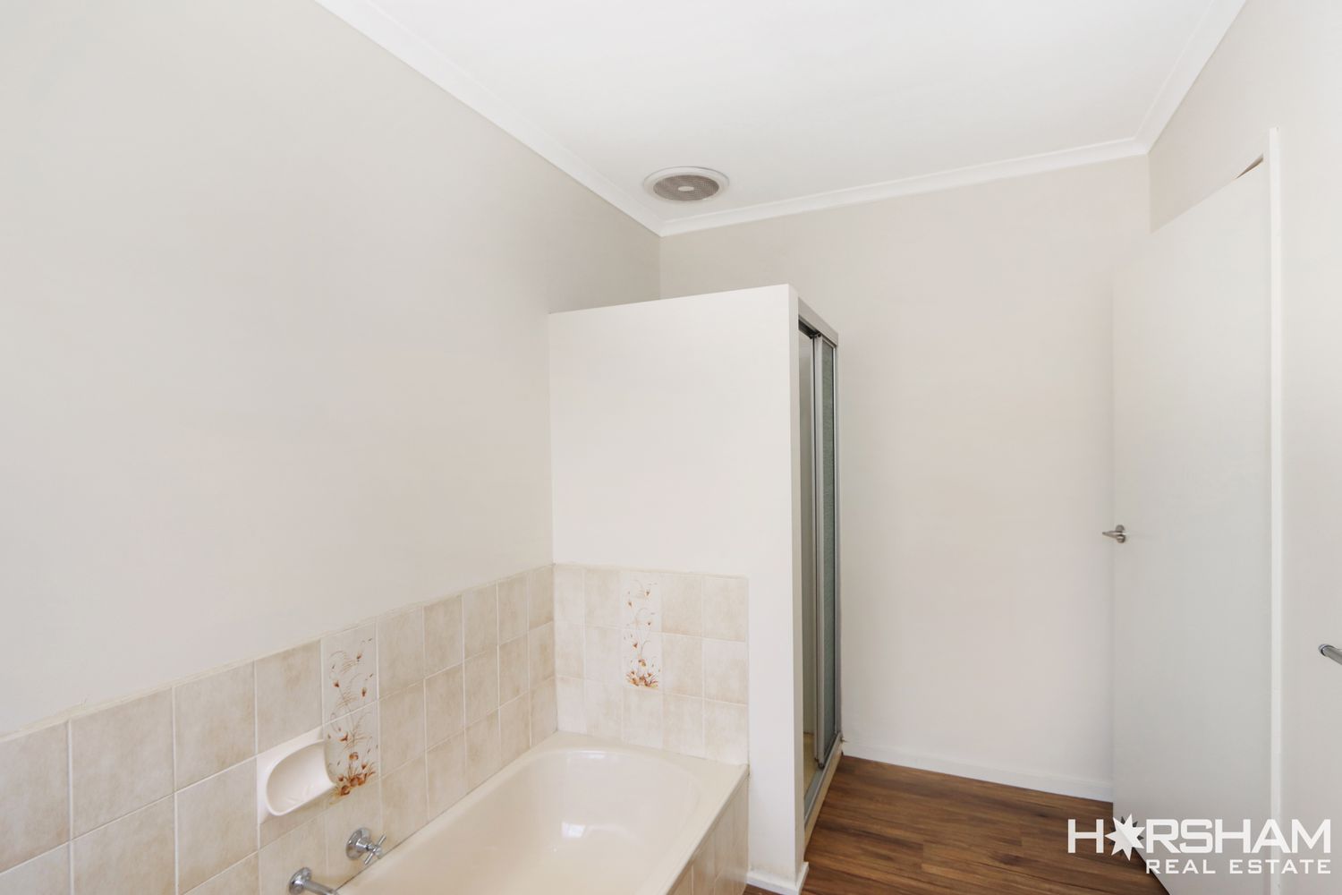 1 / 9 Young Street, Horsham