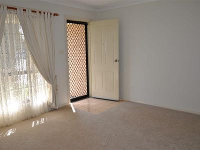 1 / 19A Oxford Street, Forbes