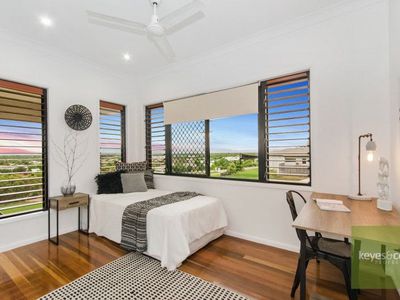 12 Blackbean Court, Mount Louisa