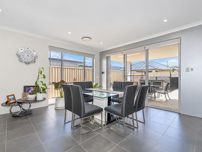 9 Pierrepoint Loop, Champion Lakes