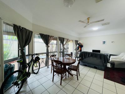 1 / 37 Hackett Terrace, Richmond Hill