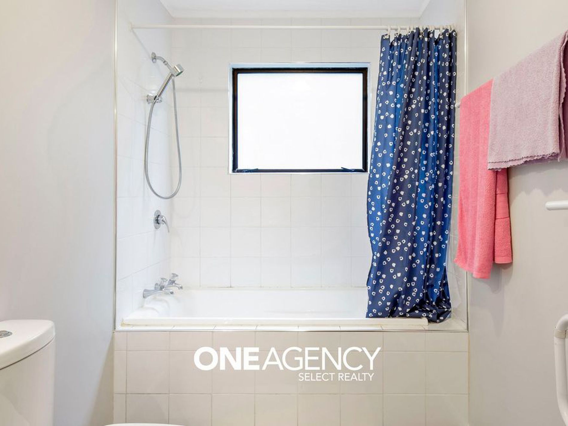 27 a Shackle Lane, Whitby