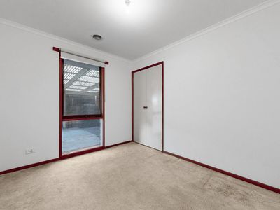 8 Geraldine Drive, Hampton Park