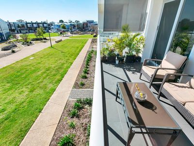 1 / 16 Mann Drive, Brompton