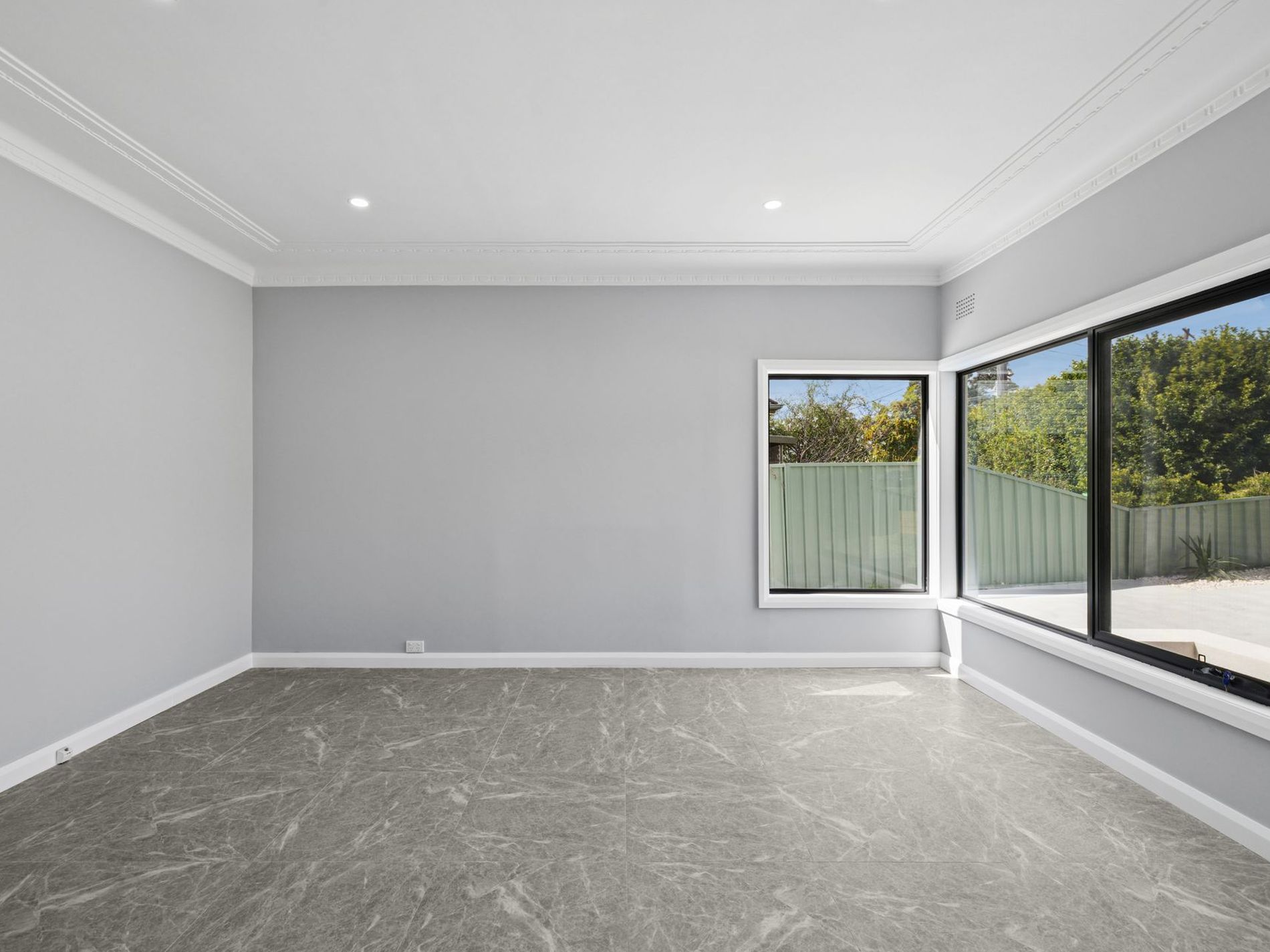 76 Stoney Creek Road, Beverly Hills