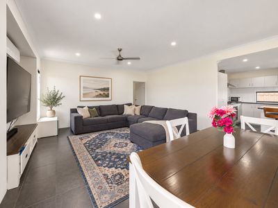 11 Terracina Parkway, Piara Waters