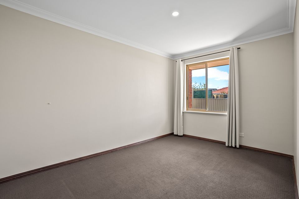 16 Frigate Close, Waikiki