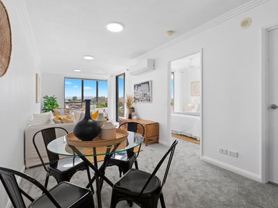 27 / 136  Marine Parade, Southport