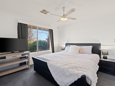 2 Stenton Gardens, Kinross