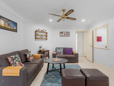 8 / 12 Deschamp Road, Morley