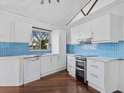 28 Pinnacle Street, Causeway Lake