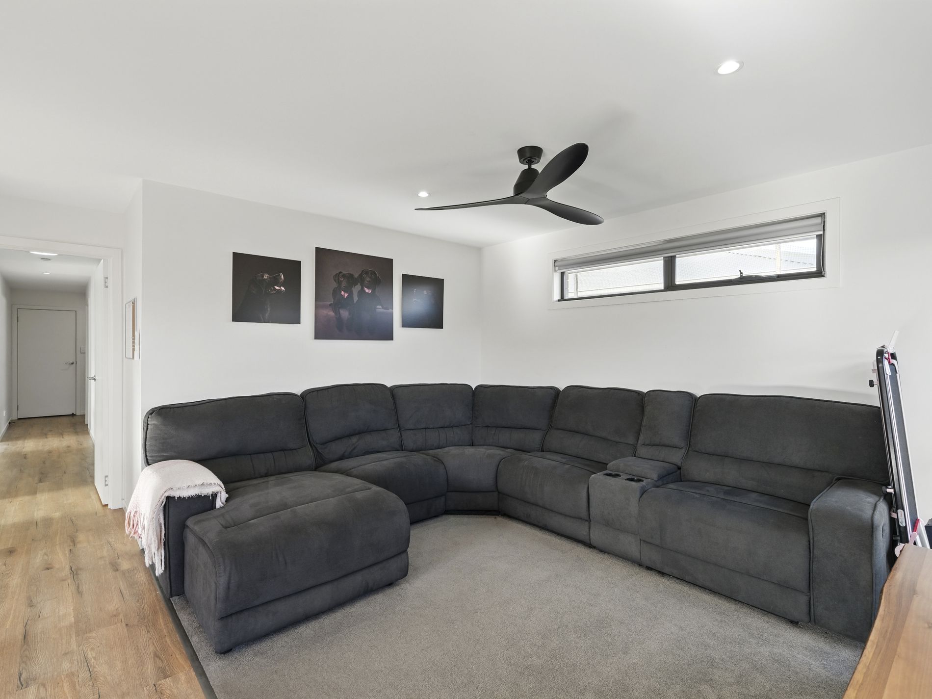2 / 10 Curtain Court, Brighton