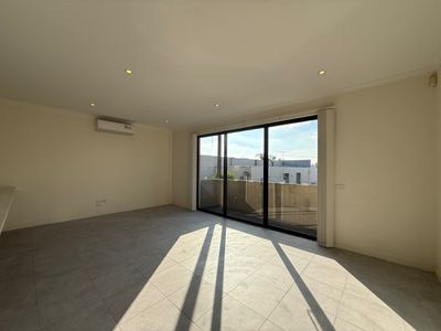 10 McDougall Drive, Footscray