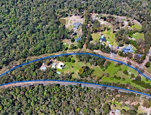 Enter Acreage Freedom with Exceptional Multi-Generational Versatility image 2