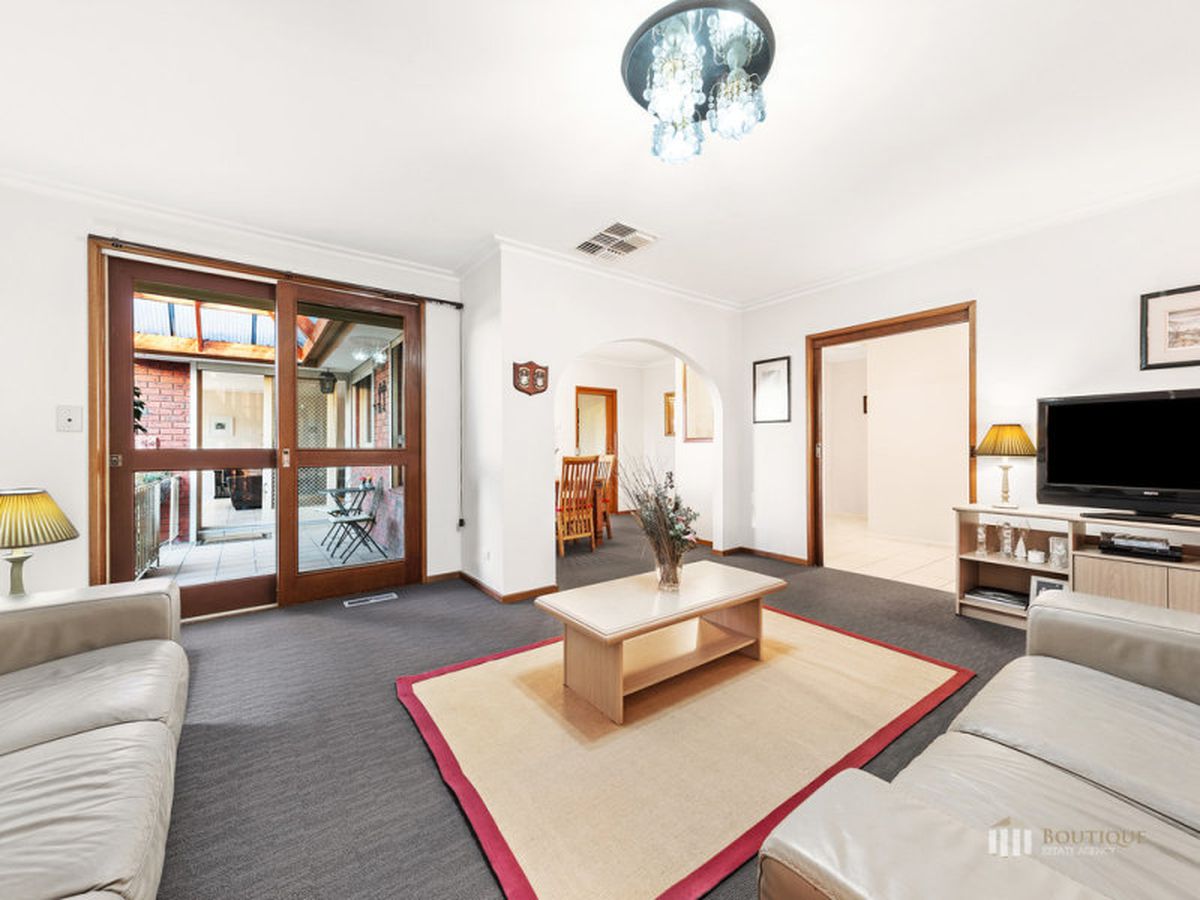 32 Somerset Drive, Dandenong North